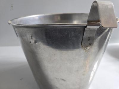 4 Stainless Steel Hanging Feed Buckets – Graduated Sizes