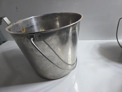 4 Stainless Steel Hanging Feed Buckets – Graduated Sizes