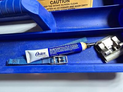 Oster ClipMaster Grooming Clipper Kit – With Case, Blades, and Supplies