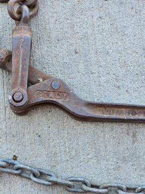 Heavy-Duty Lever Chain Binder with Hooks and Chain