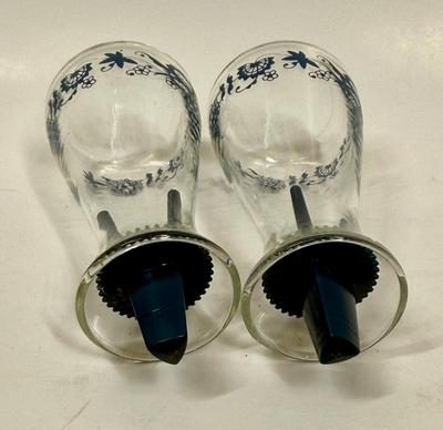Vintage Set Of 2 - 1970’s Pyrex Old Town Blue Onion Salt & Pepper Shakers