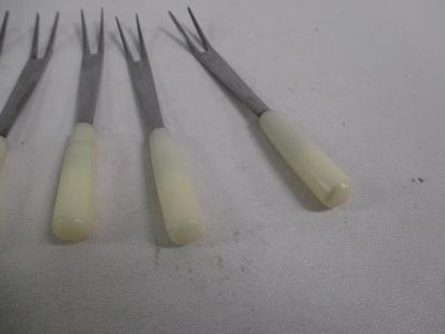 Appetizer Party Picks & Knives
