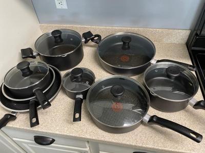 Like new T-Fal Heat Mastery pots/pans