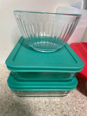 Pyrex covered dishes & plastic storage
