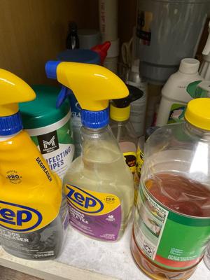Kitchen cleaning supplies