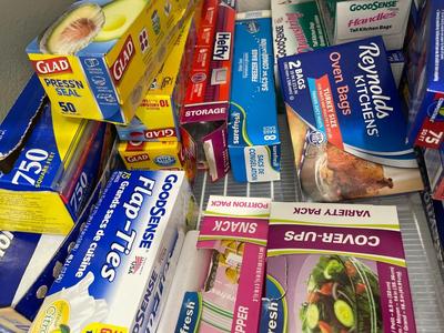 Kitchen bags and plastic wraps