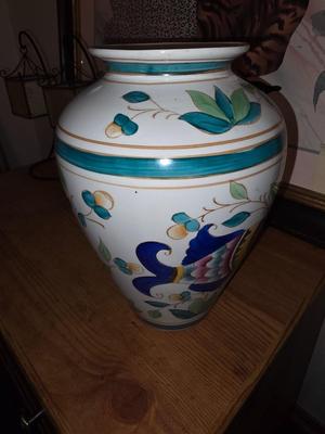Oriental vase with Blue fish