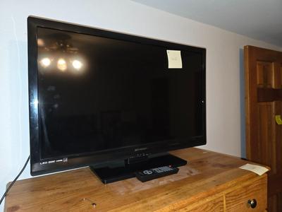 Emerson 32 in Tv with remote.