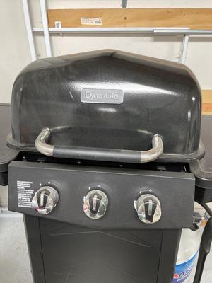 DynaGlo gas grill
