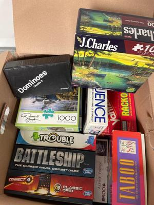 Box of games & puzzles