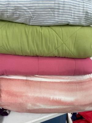 Queen blankets, pillows, and throws