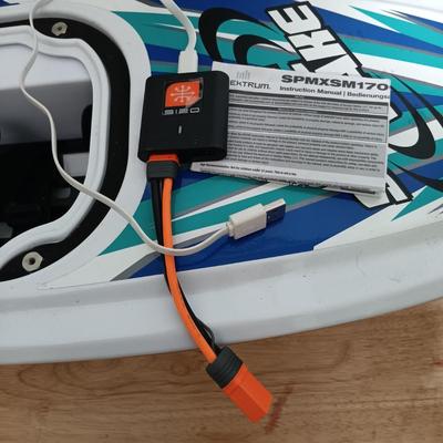 LOT 4: Pro Boat Sonicwake V2 36" Deep-V RC Boat (for parts)