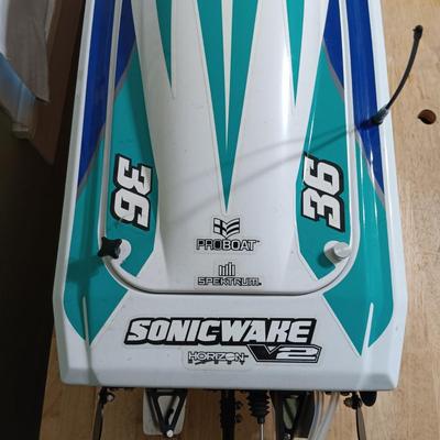 LOT 4: Pro Boat Sonicwake V2 36" Deep-V RC Boat (for parts)
