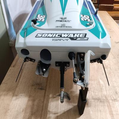 LOT 4: Pro Boat Sonicwake V2 36" Deep-V RC Boat (for parts)