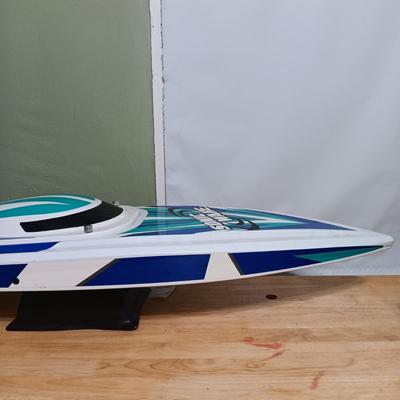 LOT 4: Pro Boat Sonicwake V2 36" Deep-V RC Boat (for parts)