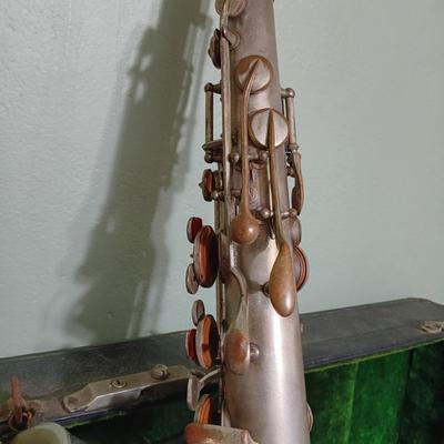 LOT 6: C.G. Conn Alto 1119954 Elkhart, Indiana 1917 Saxophone with Case & Accessories