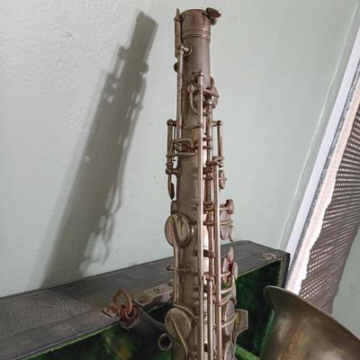 LOT 6: C.G. Conn Alto 1119954 Elkhart, Indiana 1917 Saxophone with Case & Accessories
