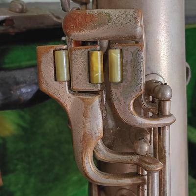 LOT 6: C.G. Conn Alto 1119954 Elkhart, Indiana 1917 Saxophone with Case & Accessories