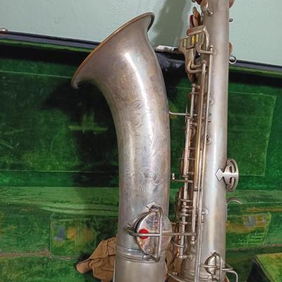 LOT 6: C.G. Conn Alto 1119954 Elkhart, Indiana 1917 Saxophone with Case & Accessories