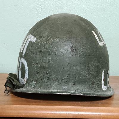 LOT 8: WWII Metal Military Helmet with Lantern Flashlight, Browning Submersible Flashlight & Army Hospital Frosted Mug