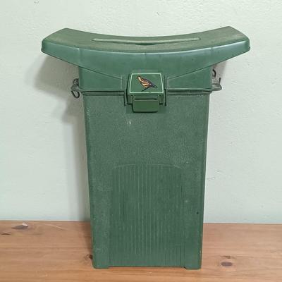 LOT 10: Vintage Military Folding Shovels, Woodstream Hunter Seat, Carton 4x30 Binoculars & More