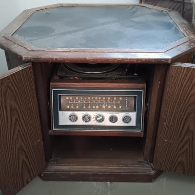 LOT 12: Magnavox Stereo/Record Player Octagon Side Table