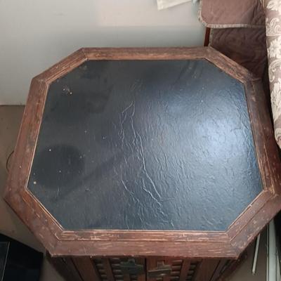 LOT 12: Magnavox Stereo/Record Player Octagon Side Table