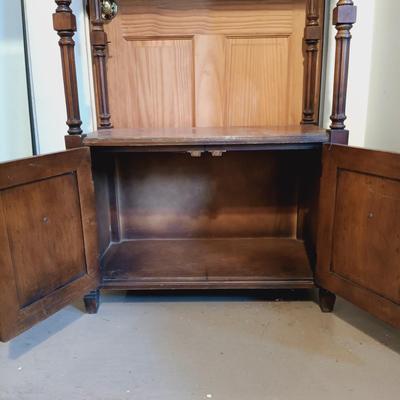 LOT 23: Vintage Étagère Style Wooden Bookcase