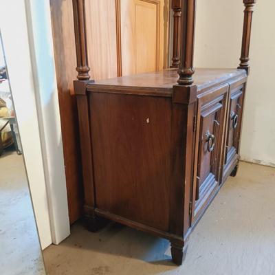 LOT 23: Vintage Étagère Style Wooden Bookcase