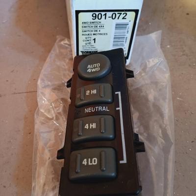 LOT 27: Large Lot of RC Accessories and Parts
