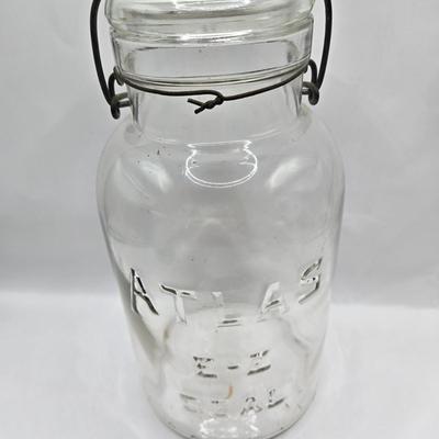 LOT 31: Vintage Atlas, Ball, and Banner Canning Jars