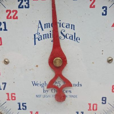 LOT 40: Vintage American Family Kitchen Scale, Androck Flour Sifter, Pennsylvania Dutch Peanut Crunch Tin & More