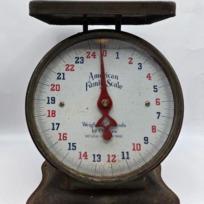 LOT 40: Vintage American Family Kitchen Scale, Androck Flour Sifter, Pennsylvania Dutch Peanut Crunch Tin & More