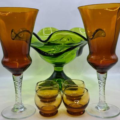 LOT 44: Beautiful Green Scalloped Edged Bowl, Amber Colored Stemmed Glasses and Cordial Glasses