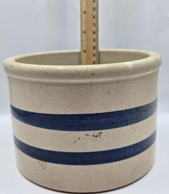LOT 46: Vintage Robinson Ransbottom, Roseville Ohio 1qt. Blue Stripped Crock/Jar along with a Brown Glazed Crock