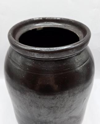 LOT 46: Vintage Robinson Ransbottom, Roseville Ohio 1qt. Blue Stripped Crock/Jar along with a Brown Glazed Crock