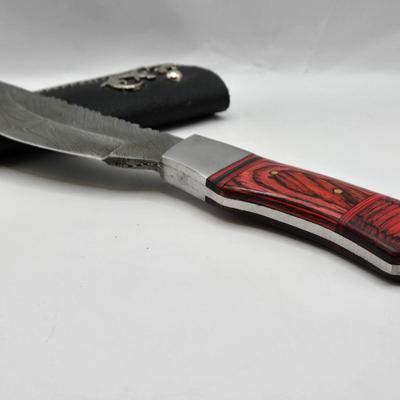 LOT 50: Damascus Steel Hunting Knife