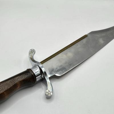 LOT 51: Bowie Knife