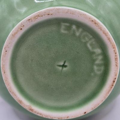LOT 109: Vintage Royal Staffordshire Creamer and Roseville Pottery Magnolia Cornucopia