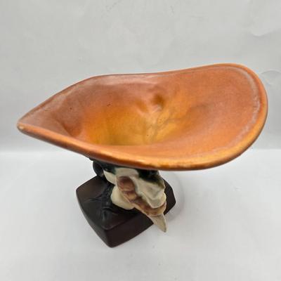LOT 109: Vintage Royal Staffordshire Creamer and Roseville Pottery Magnolia Cornucopia