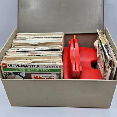 LOT 110: Vintage View Master with Multiple Discs in Case