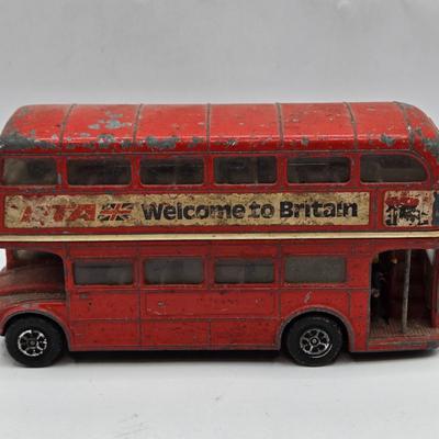 LOT 113: Vintage Toy Trains and More