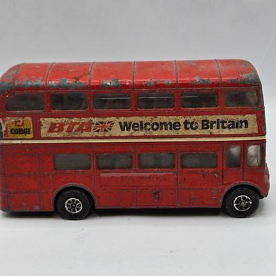 LOT 113: Vintage Toy Trains and More