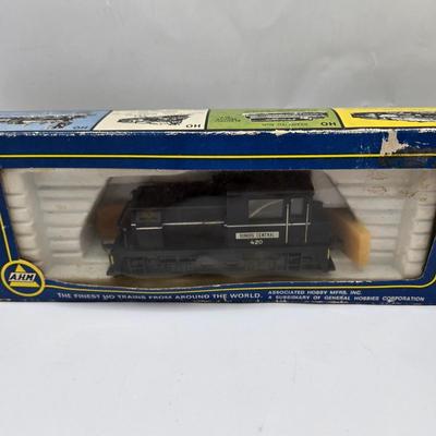 LOT 113: Vintage Toy Trains and More