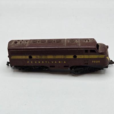 LOT 113: Vintage Toy Trains and More