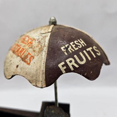 LOT 116: Vintage Cast Iron Fruit and Vegetable Horse Drawn Wagon