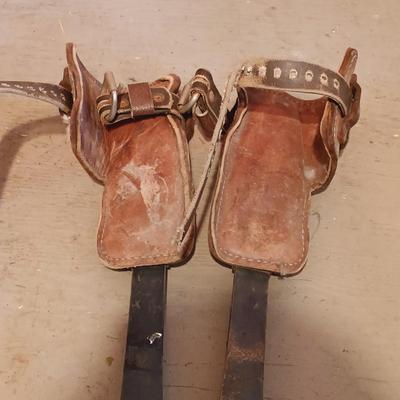 LOT 139: UL Chainsaw Chaps with Lineman Spikes & Retractable Tether
