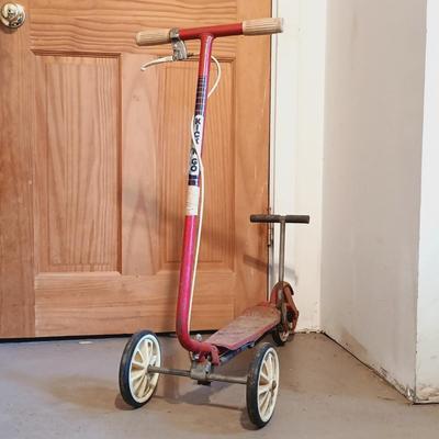 LOT 140: Vintage Honda Kick 'N Go Child's Scooter
