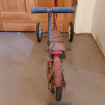 LOT 140: Vintage Honda Kick 'N Go Child's Scooter