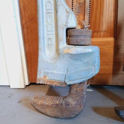 LOT 142: Ridgid 48" Wrench, Reed 36" Wrench, Gearench Valve Wheel Wrench & Ridgid 24" Wrench